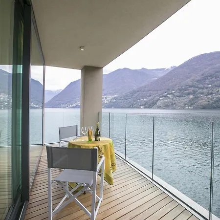 Como Lake Apartment