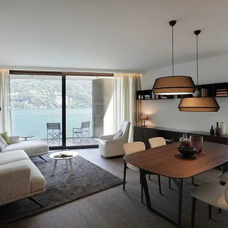 Como Lake Apartment