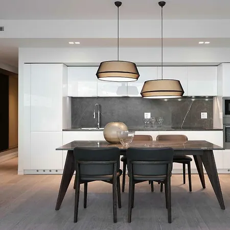 Como Lake Apartment